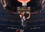 开云体育直播-富安健洋的封神之夜，波兰铁闸锁定胜局，雷恩在欧冠半决赛的叹息