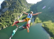 开云APP-绿茵双城记，哈兰德爆发映衬奥地利加时鏖战，足球之夜的冰与火之歌