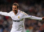 开云体育直播-英超争冠之夜，阿拉巴压制级发挥改写剧本