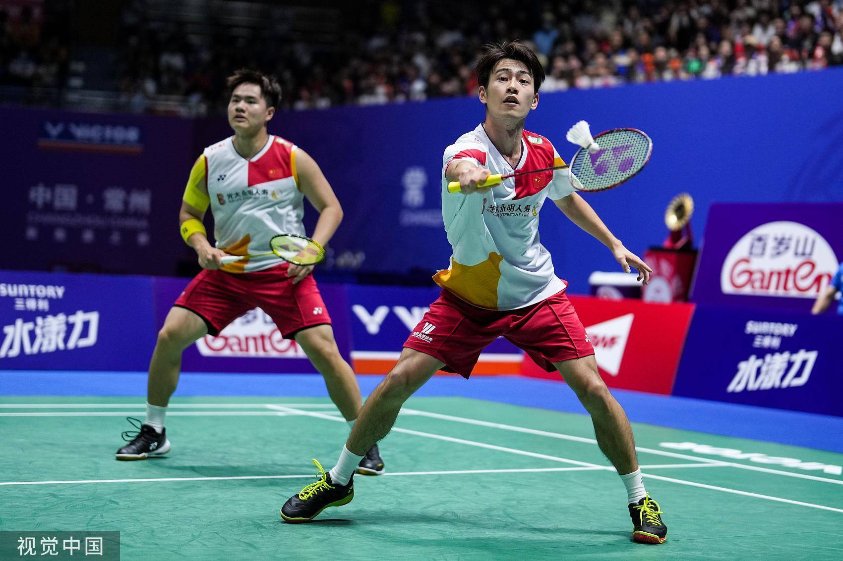 包含马来西亚羽毛球队力克泰国羽毛球队，辛杜统治全场的词条