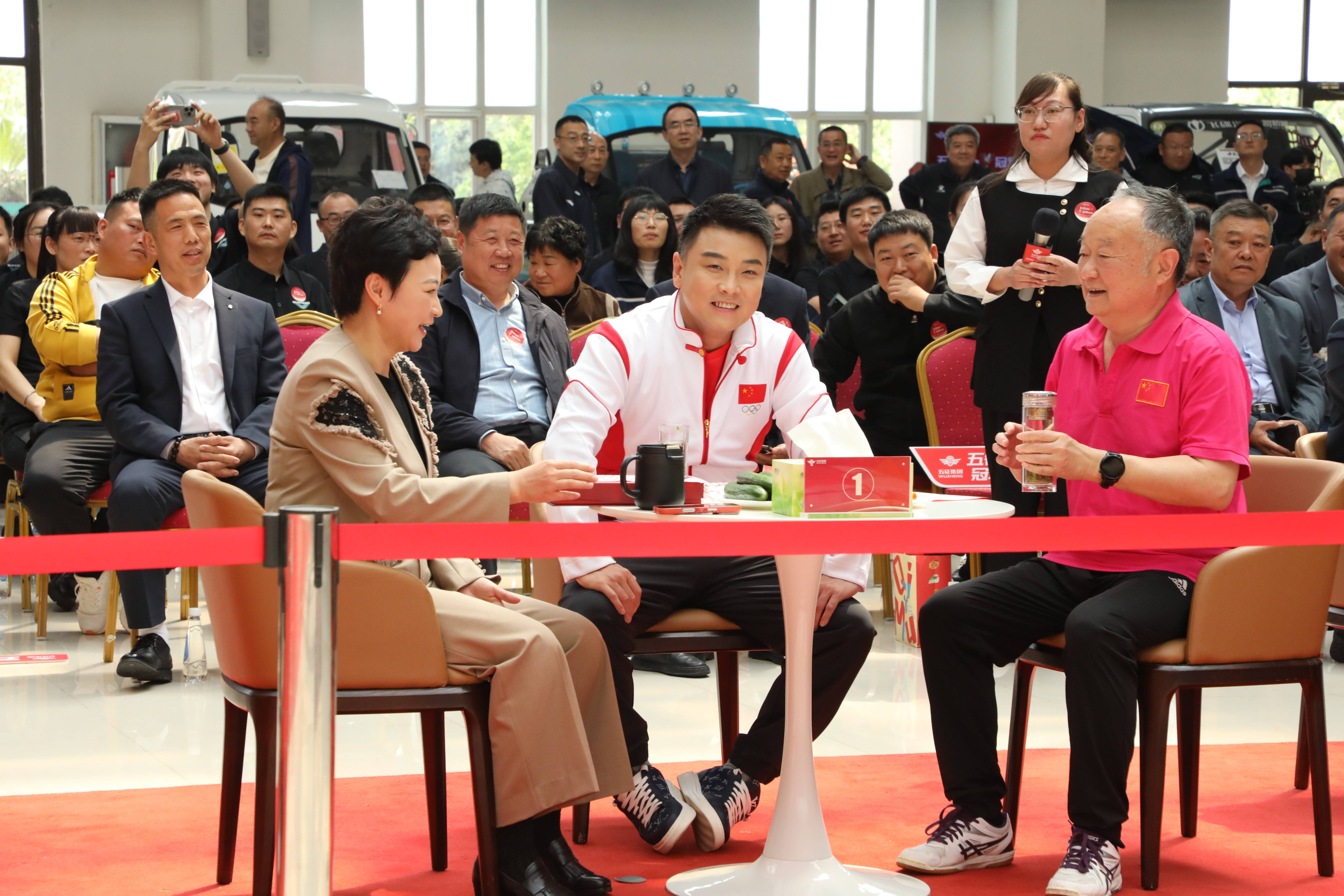 关于英国乒乓球队强势德国乒乓球队，王皓统治全场的信息