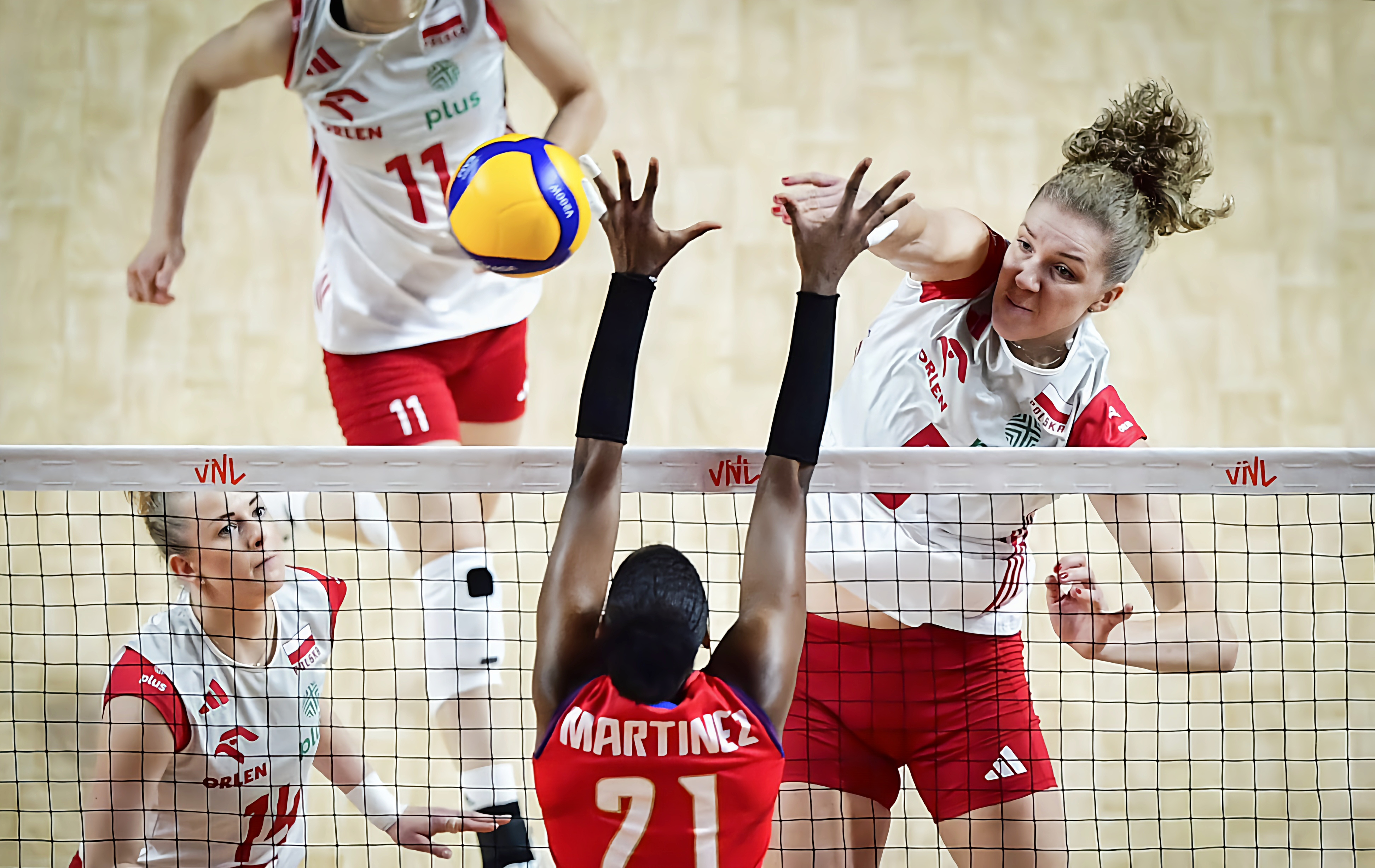 波兰国家队在客场比赛中取得胜利的简单介绍