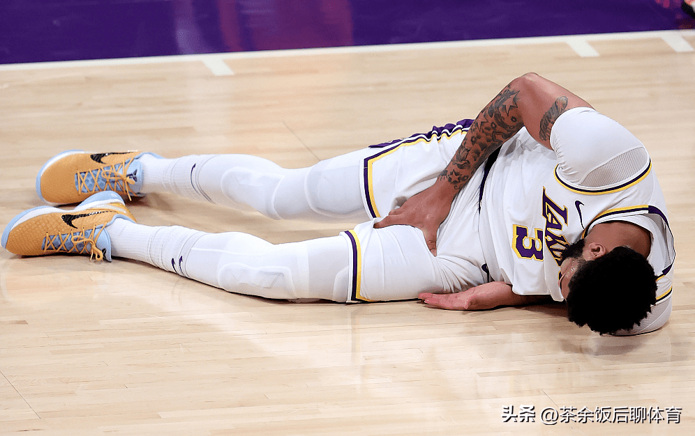 包含波尔多惨遭爆冷，赛季前景雪上加霜的词条