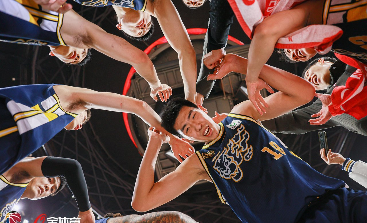 关于队伍之间的火爆篮球较量正在进行的信息