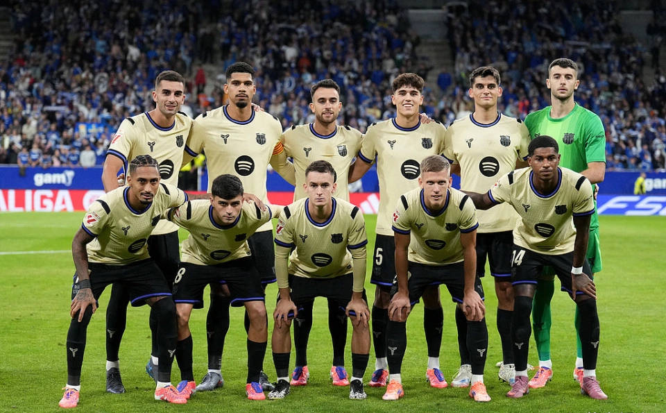 中场厮杀激烈，双方实力均衡难分伯仲的简单介绍