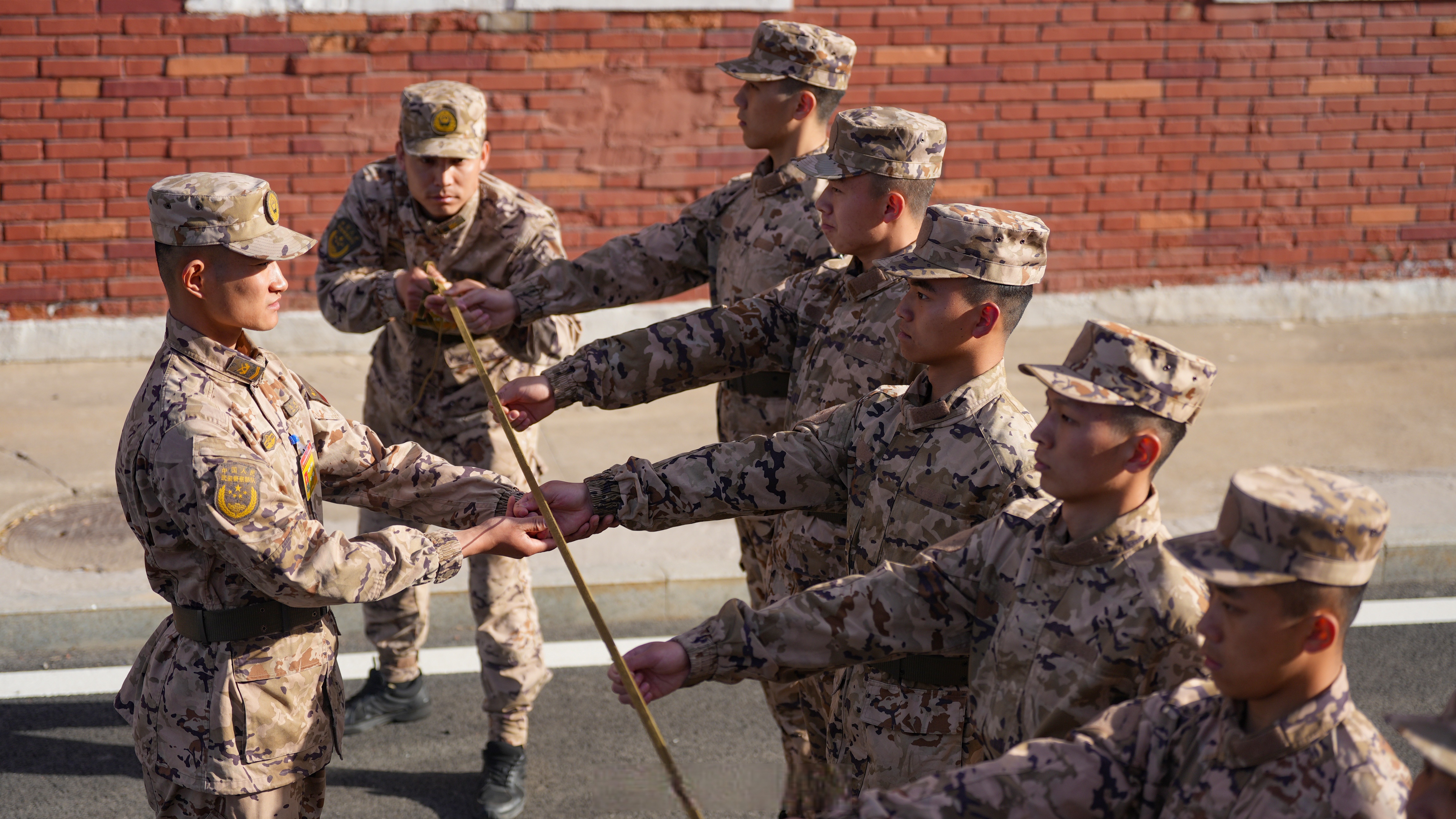 关于队伍士气高昂，备战迎接重要挑战的信息