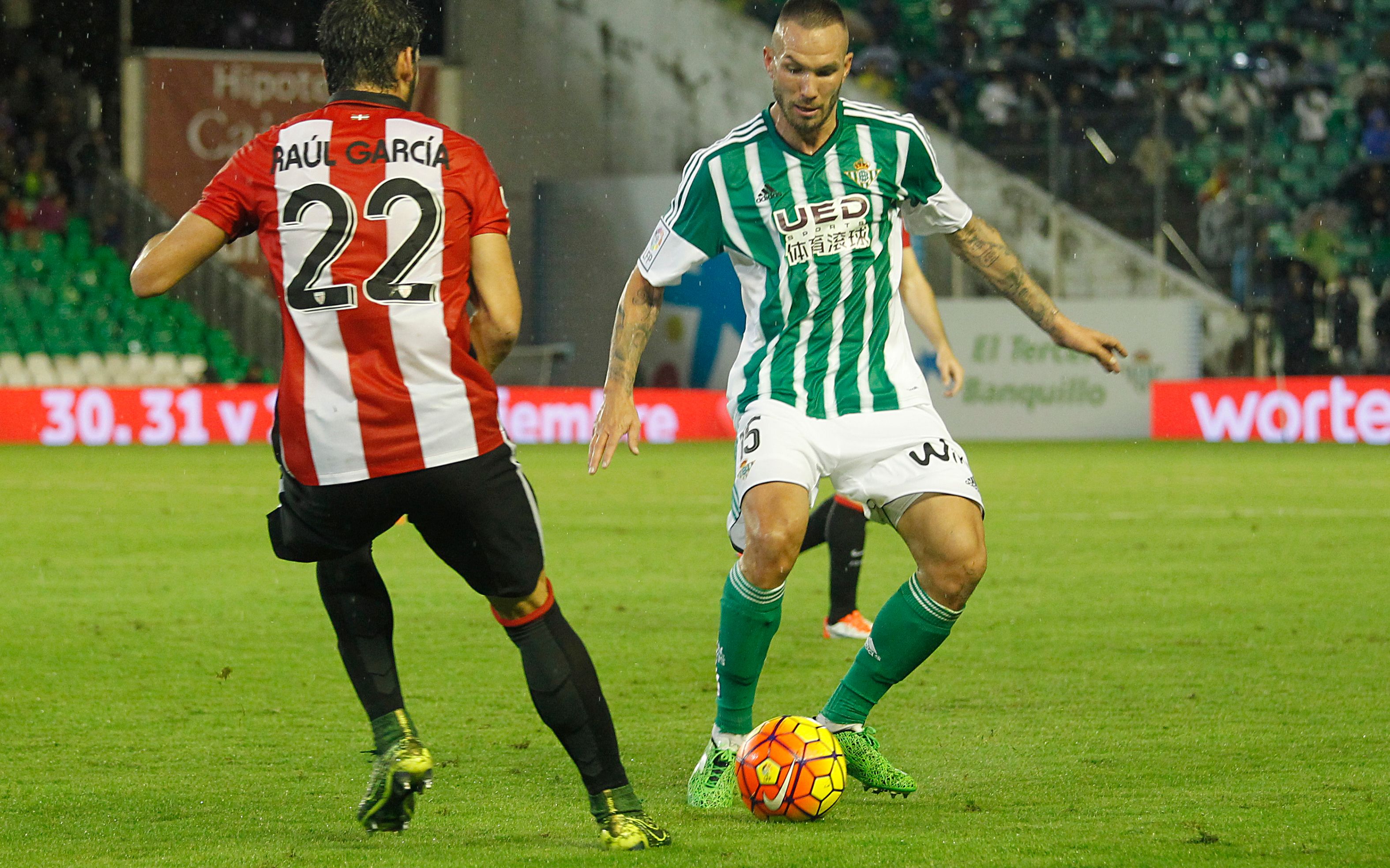 里尔客场小胜尼斯,继续保持领跑位置的简单介绍 里尔客场小胜尼斯,继续保持领跑位置的简单介绍