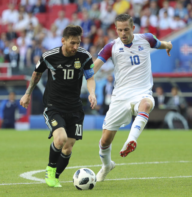 关于冰岛队在比赛中表现抢眼，轻取对手夺冠的信息