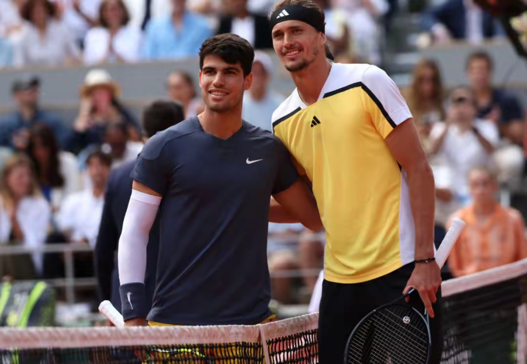 包含法网鏖战美网，兹维列夫扛起全队的词条