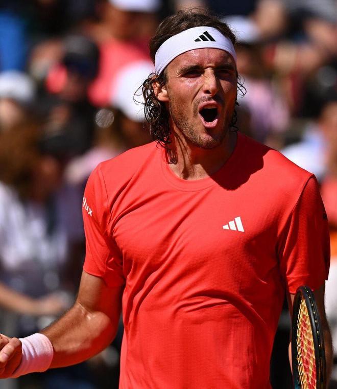 美国网球队险胜英国网球队，西西帕斯一己之力扛起全队的简单介绍