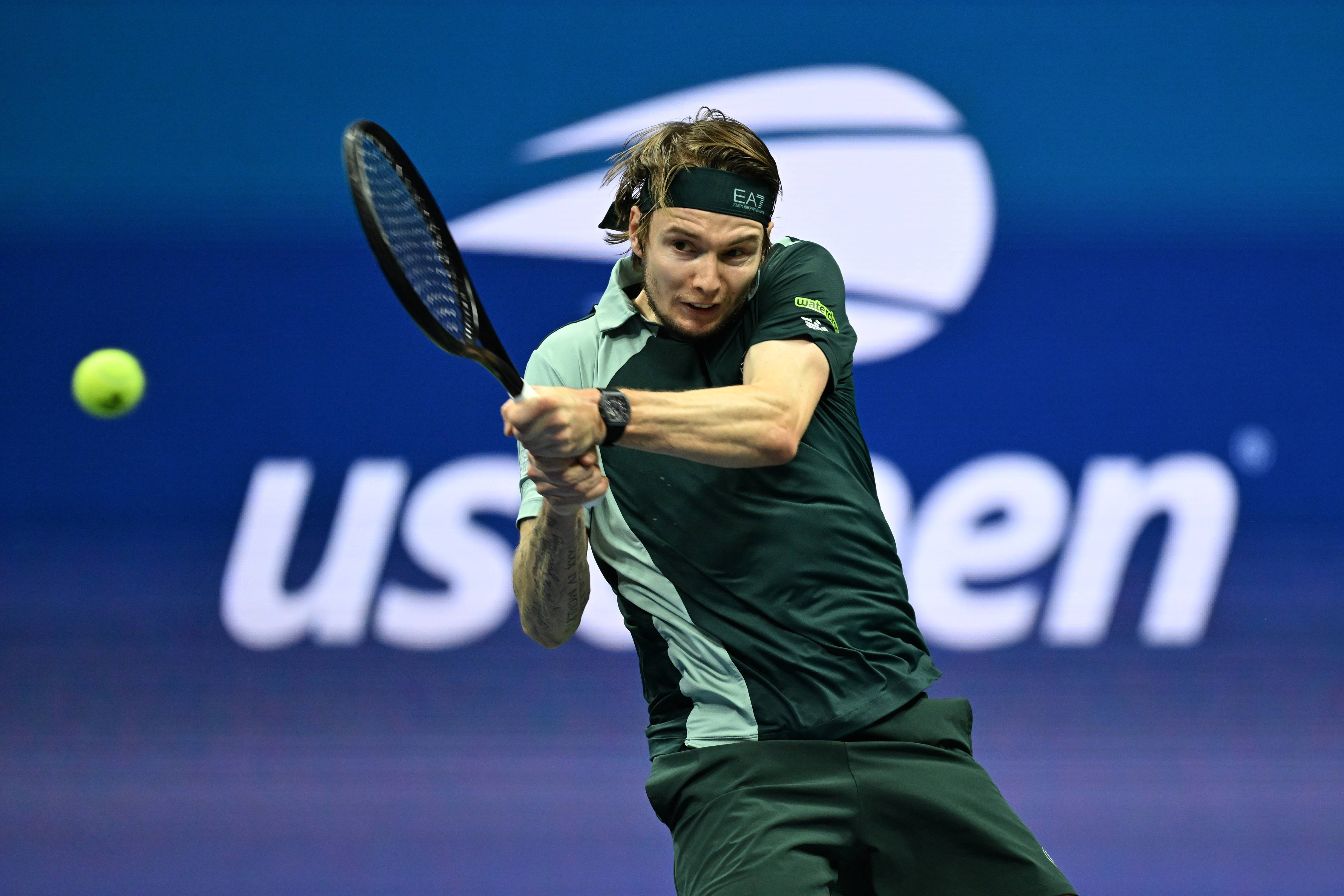 关于蒙特卡洛大师赛险胜美网，辛纳高光表现的信息