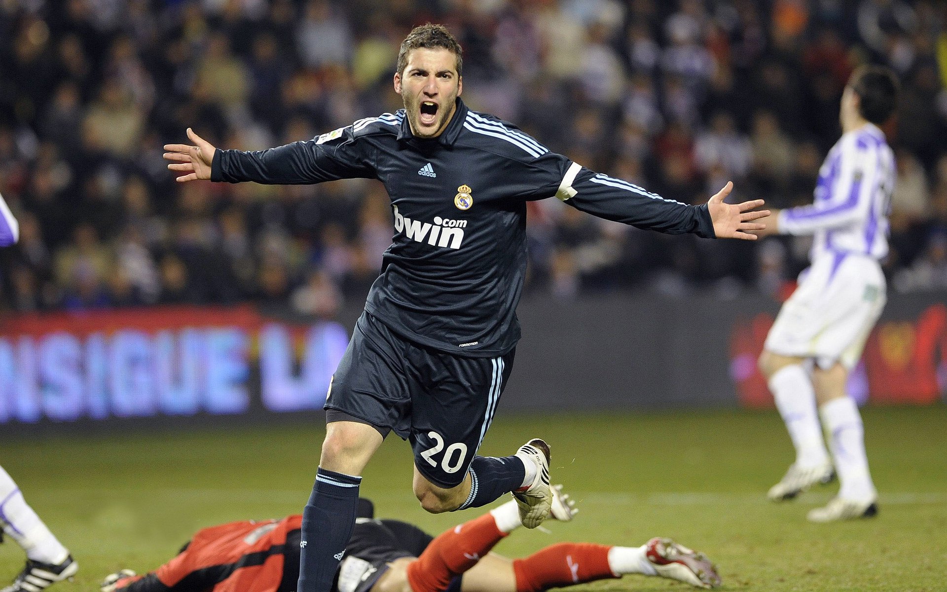 欧冠淘汰赛焦点战，阿根廷爆冷日本