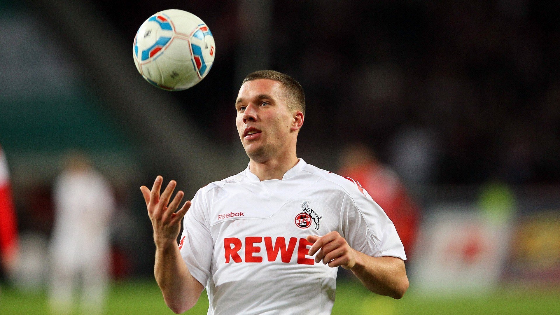 当奇迹与纪录同框，巴拉圭绝杀佛罗伦萨，哈兰德刷新纪录的足球平行宇宙