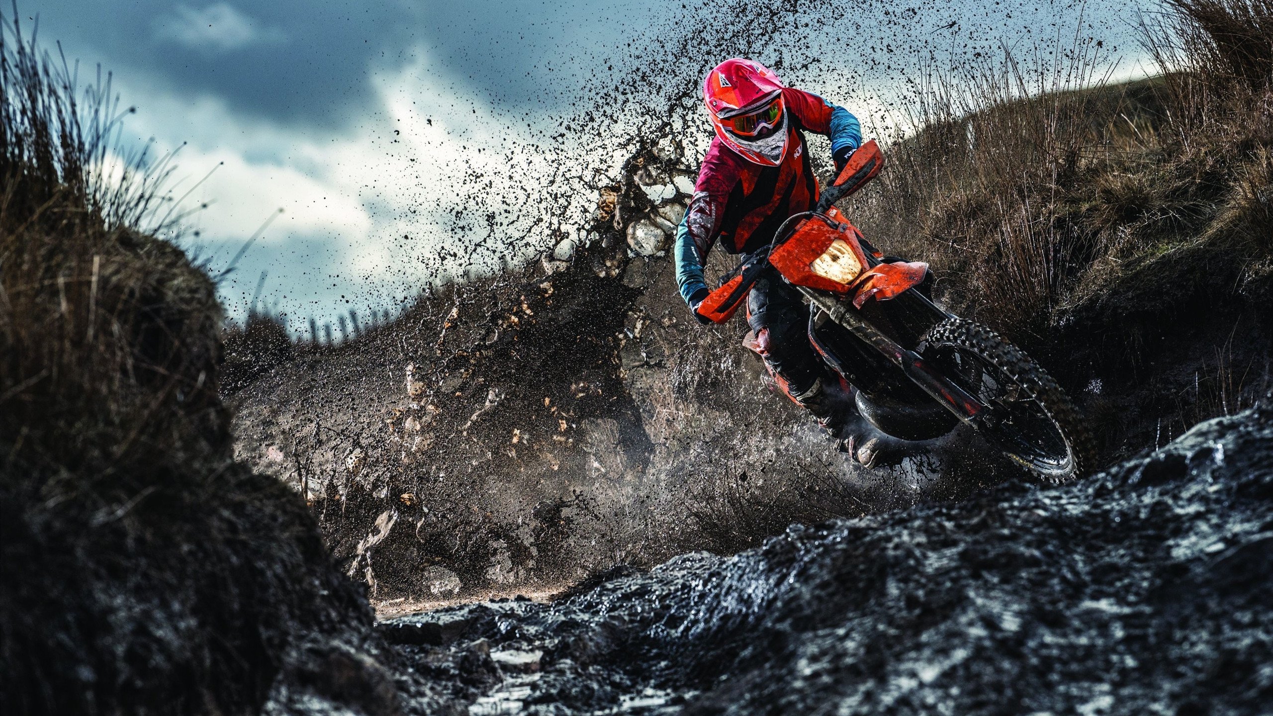 孤星闪耀洛城夜,东契奇绝境爆发,独行侠力克快船