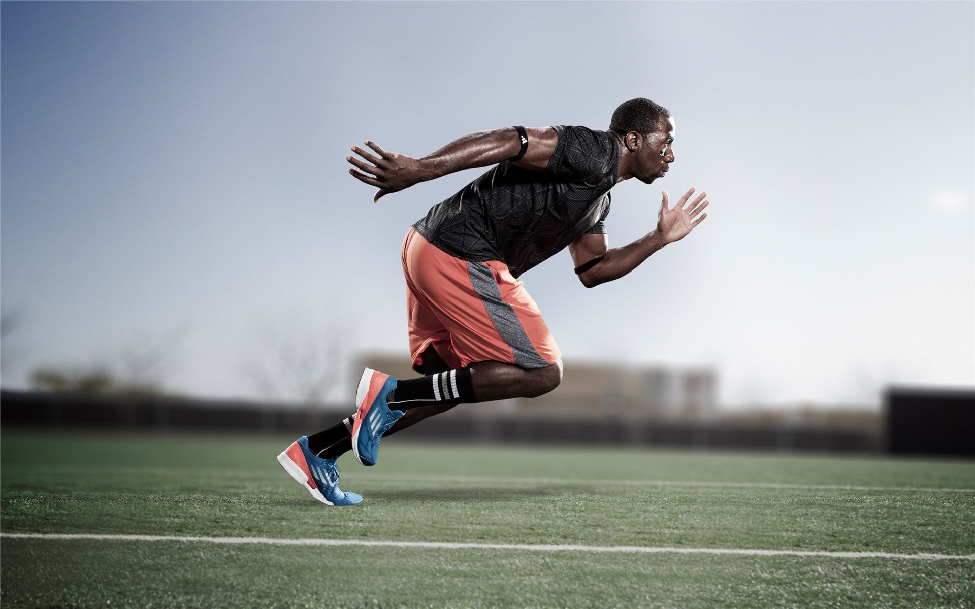 克瓦拉茨赫利亚一锤定音，哥伦比亚战术纪律踏平洪都拉斯防线